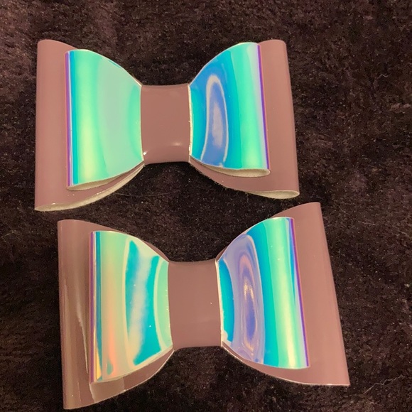 Bows - Picture 4 of 4